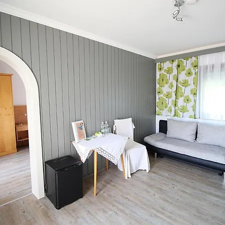 לינה וארוחת בוקר Haus Falle